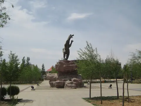 二连浩特 · 恐龙地标